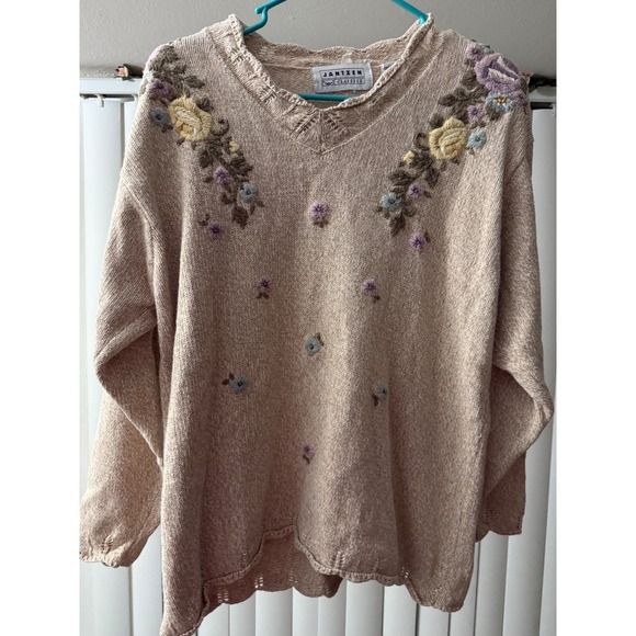 Jantzen Classics Sweaters - Jantzen Classics VTG Hand Embroidered Floral Sweater Beige V-Neck Cottagecore L